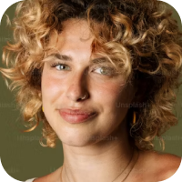 Julia Stevens headshot